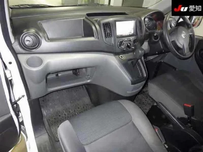 NISSAN NV200