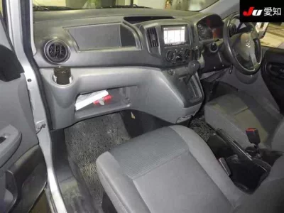 NISSAN NV200