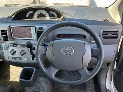 TOYOTA RAUM