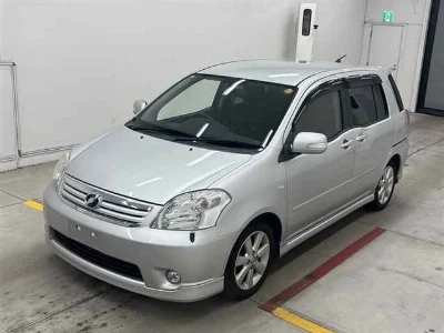 TOYOTA RAUM