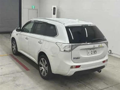 MITSUBISHI OUTLANDER PHEV