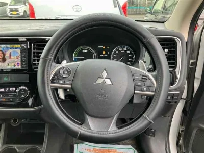 MITSUBISHI OUTLANDER PHEV