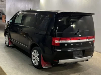 MITSUBISHI DELICA D5