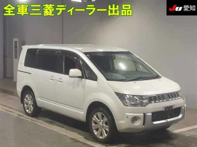 MITSUBISHI DELICA D5