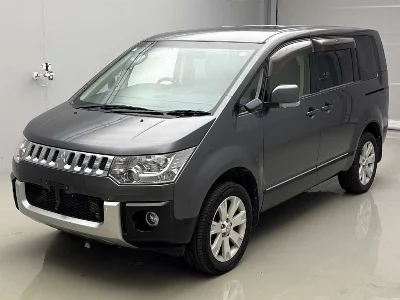 MITSUBISHI DELICA D5