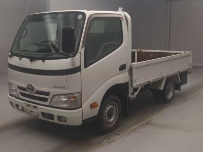 TOYOTA DYNA