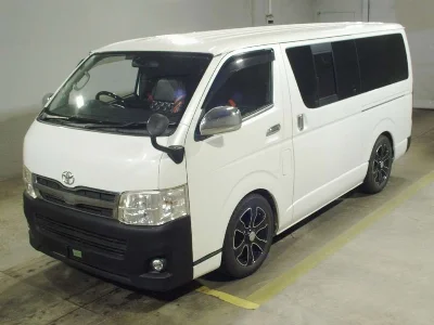 TOYOTA HIACE VAN