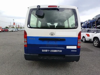 TOYOTA HIACE VAN