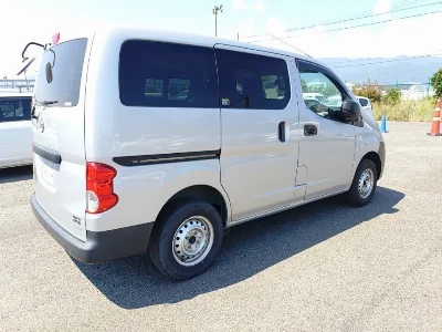 NISSAN NV200