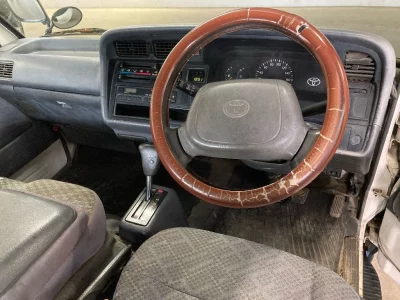 TOYOTA REGIUS VAN
