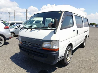 TOYOTA HIACE