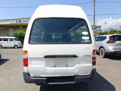 TOYOTA HIACE