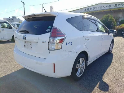 TOYOTA PRIUS ALPHA