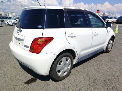 TOYOTA IST