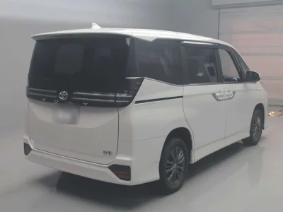 Статистика аукционов Toyota Voxy