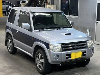 MITSUBISHI PAJERO MINI