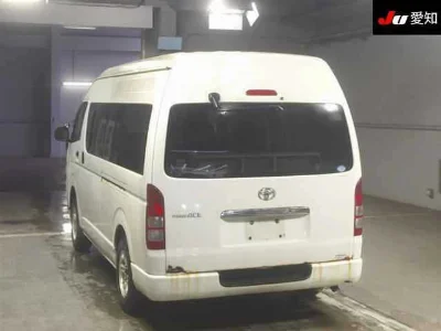 TOYOTA REGIUS VAN