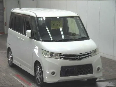 NISSAN ROOX