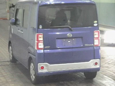 DAIHATSU WAKE