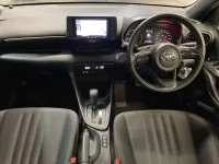 Цена авто Toyota Yaris с аукционов Японии, номер кузова MXPH10, пробег 62 000, оценка 8