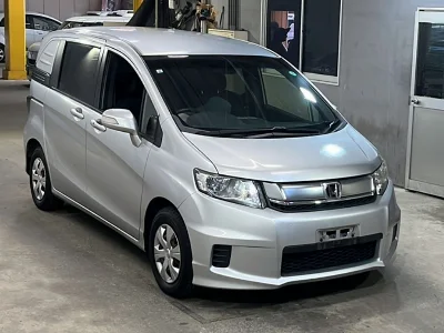 HONDA FREED SPIKE
