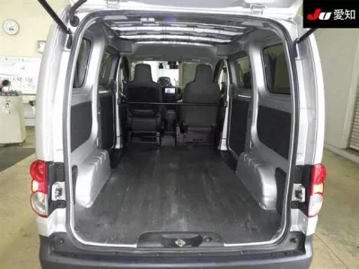 NISSAN NV200