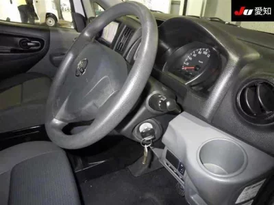 NISSAN NV200
