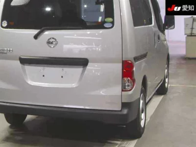 NISSAN NV200