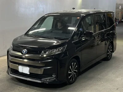 TOYOTA NOAH