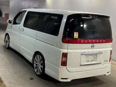 NISSAN ELGRAND