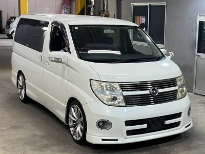 NISSAN ELGRAND