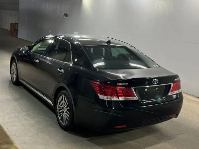 TOYOTA CROWN MAJESTA