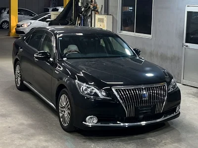 TOYOTA CROWN MAJESTA