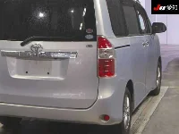 Цена авто Toyota Noah с аукционов Японии, номер кузова ZRR70G, пробег 203 000, оценка 2