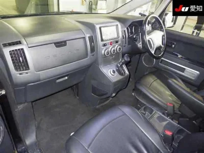 MITSUBISHI DELICA D5