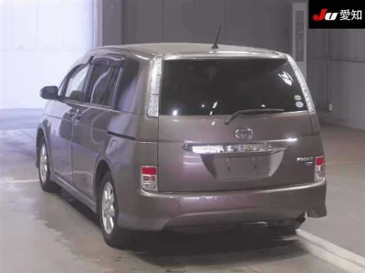 TOYOTA ISIS