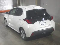 Цена авто Toyota Yaris с аукционов Японии, номер кузова MXPH10, пробег 38 000, оценка 3