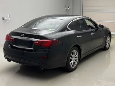 NISSAN FUGA