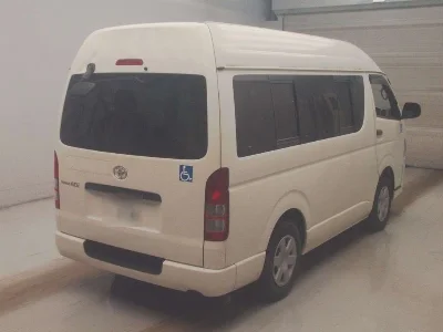 TOYOTA REGIUS VAN