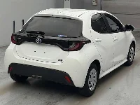 Цена авто Toyota Yaris с аукционов Японии, номер кузова MXPH10, пробег 39 000, оценка 8
