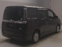 Цена авто Toyota Voxy с аукционов Японии, номер кузова ZWR80G, пробег 141 000, оценка 7