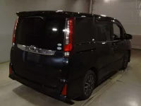 Цена авто Toyota Noah с аукционов Японии, номер кузова ZRR80W, пробег 113 000, оценка 2