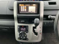 Цена авто Toyota Voxy с аукционов Японии, номер кузова ZRR70G, пробег 77 000, оценка 2