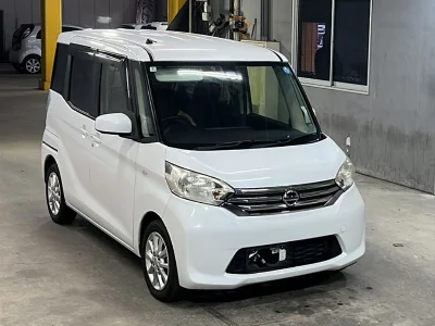 NISSAN DAYZ ROOX