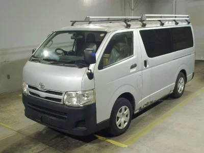 TOYOTA HIACE VAN