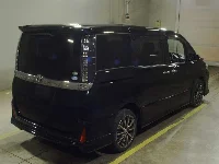 Цена авто Toyota Voxy с аукционов Японии, номер кузова ZRR85W, пробег 129 000, оценка 6