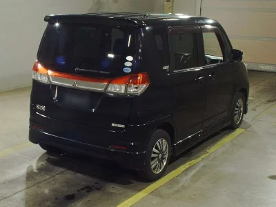 MITSUBISHI DELICA D2