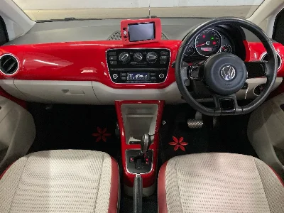 VOLKSWAGEN UP!