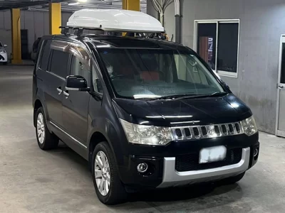 MITSUBISHI DELICA D5