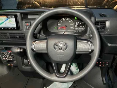 TOYOTA PIXIS VAN